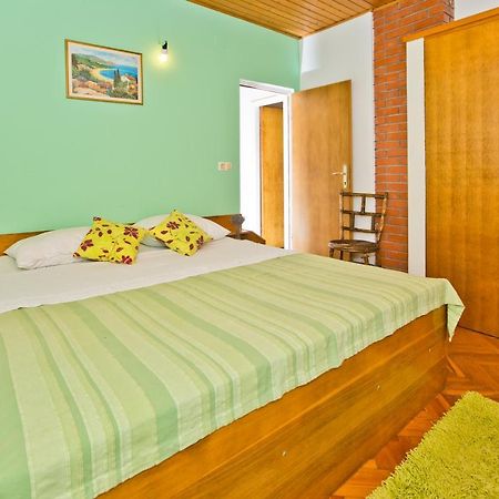 Villa Mateljan Zastražišće Buitenkant foto