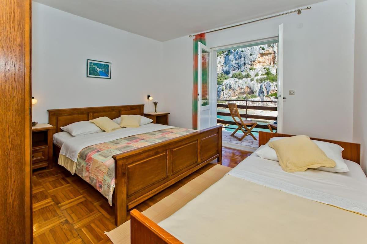 Villa Mateljan Zastražišće Buitenkant foto