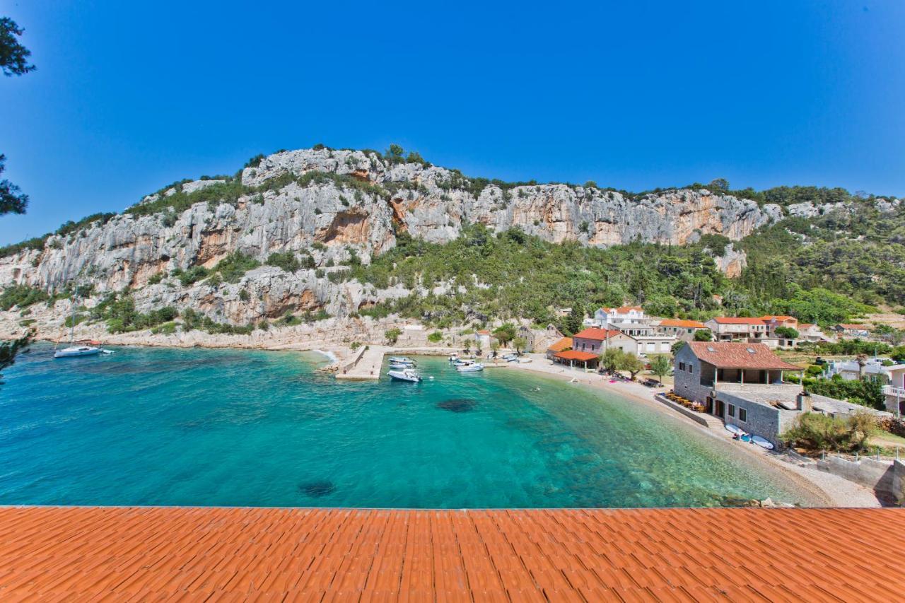 Villa Mateljan Zastražišće Buitenkant foto