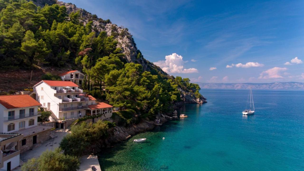 Villa Mateljan Zastražišće Buitenkant foto