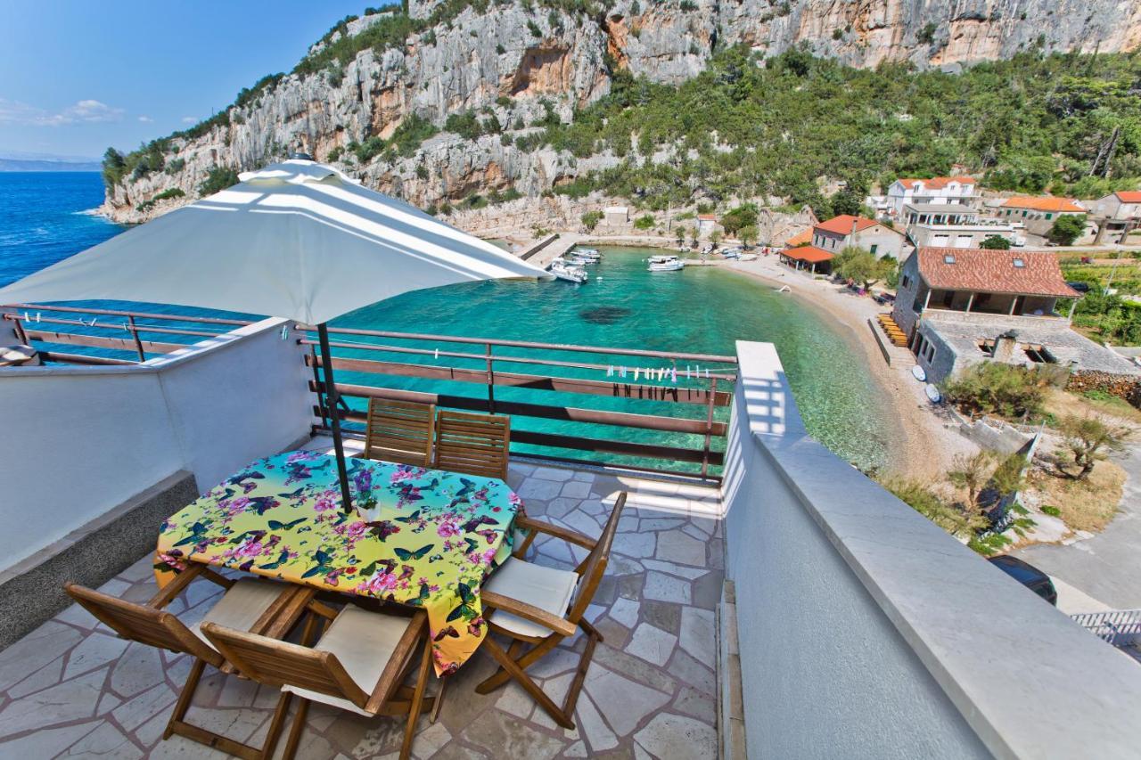 Villa Mateljan Zastražišće Buitenkant foto