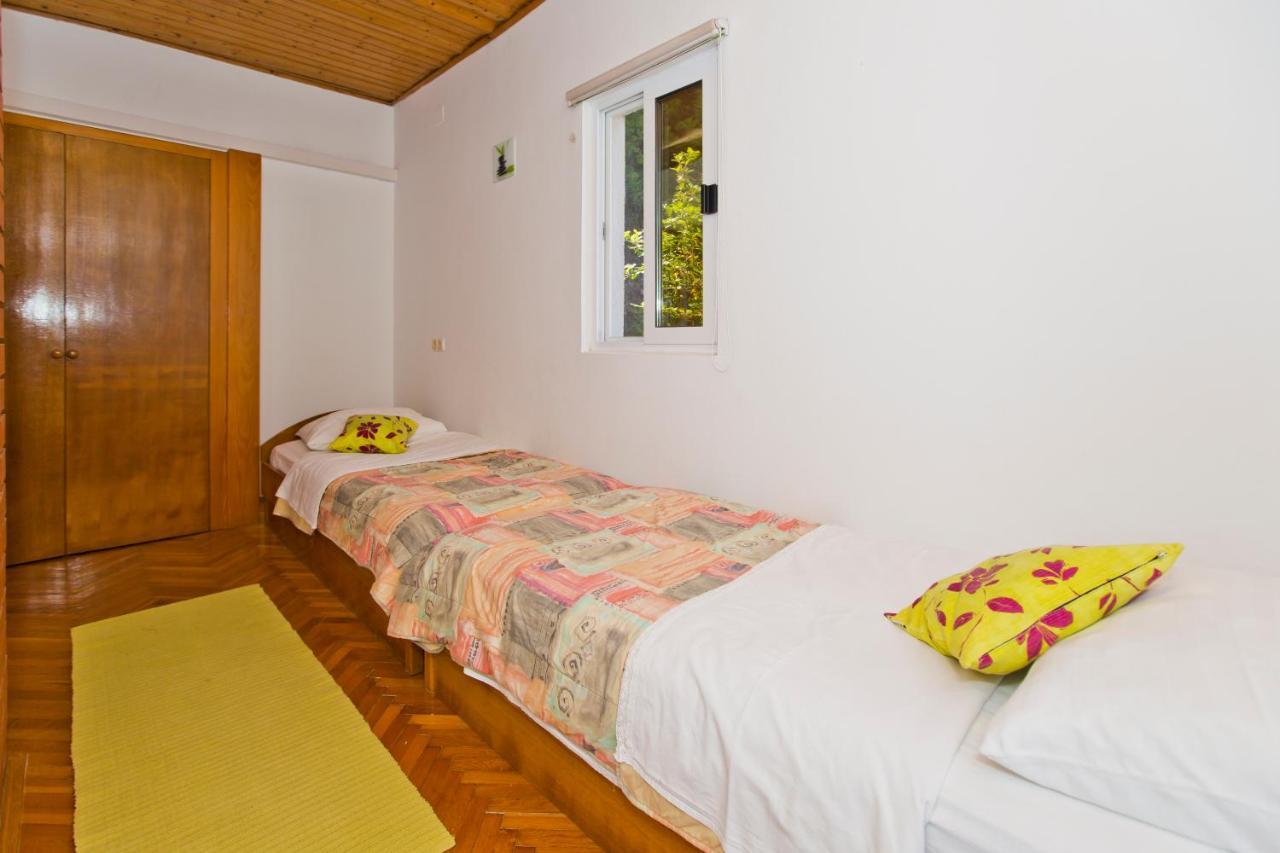 Villa Mateljan Zastražišće Buitenkant foto