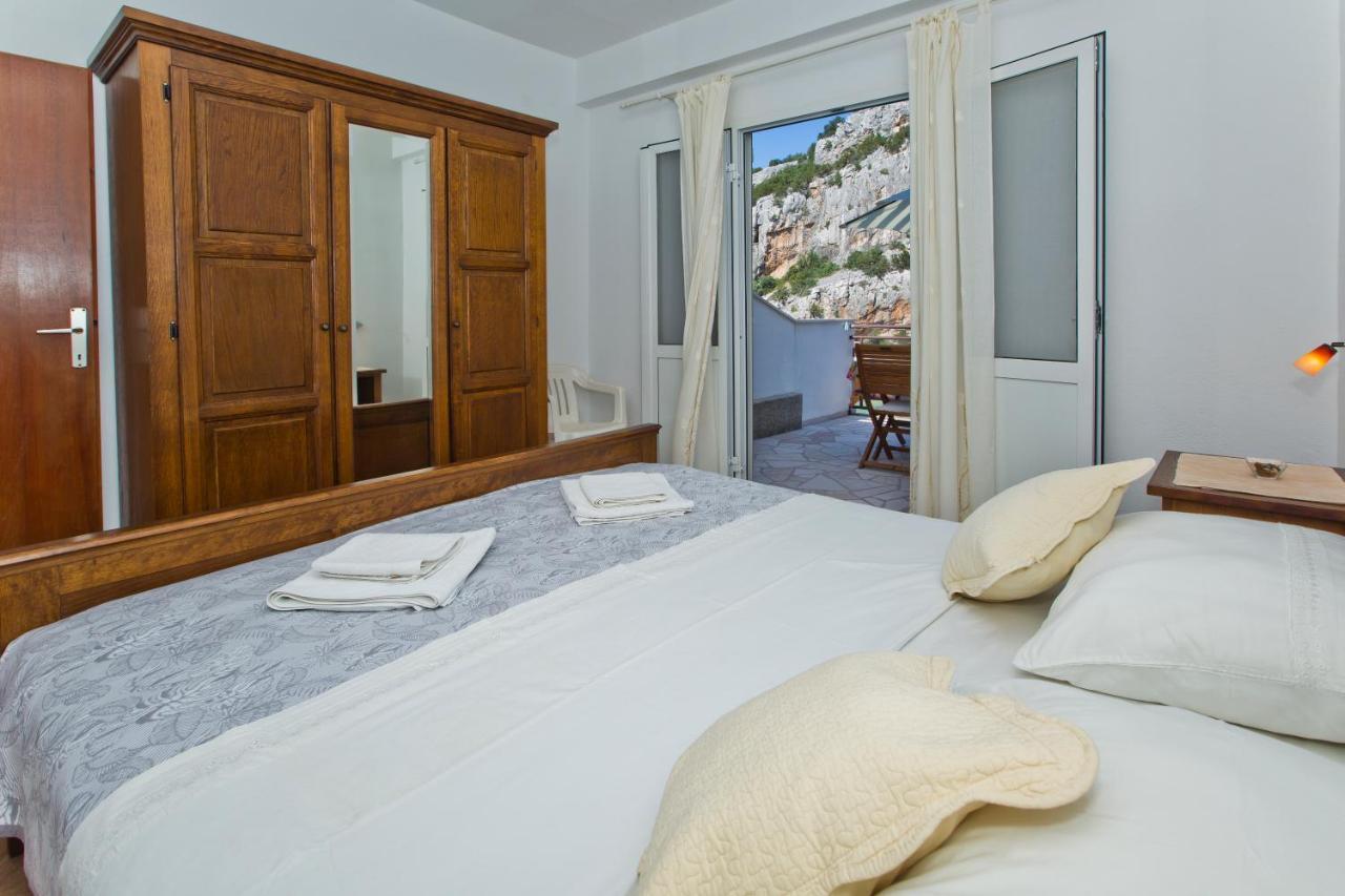 Villa Mateljan Zastražišće Buitenkant foto