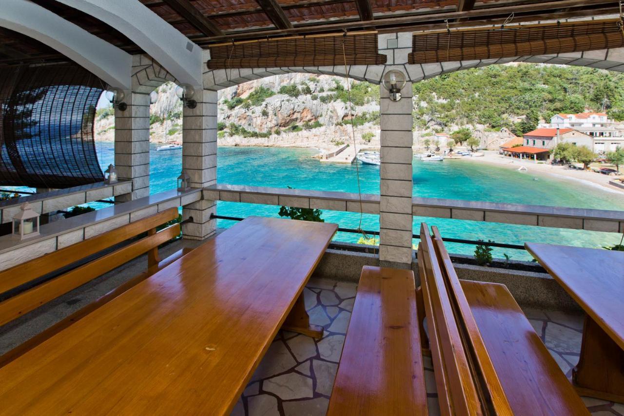 Villa Mateljan Zastražišće Buitenkant foto